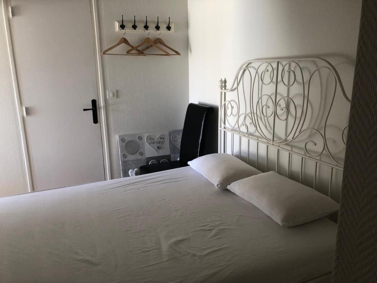 Bed and Breakfast Fleur D'Iris Perpezac-le-Blanc Esterno foto
